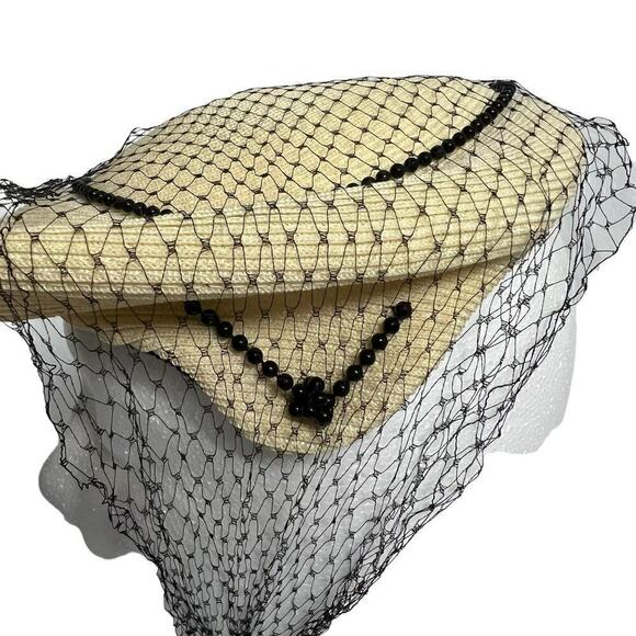 Vintage 1950\'s Screen Vogue Original Beret Style with Under Chin Tie Net main image 9